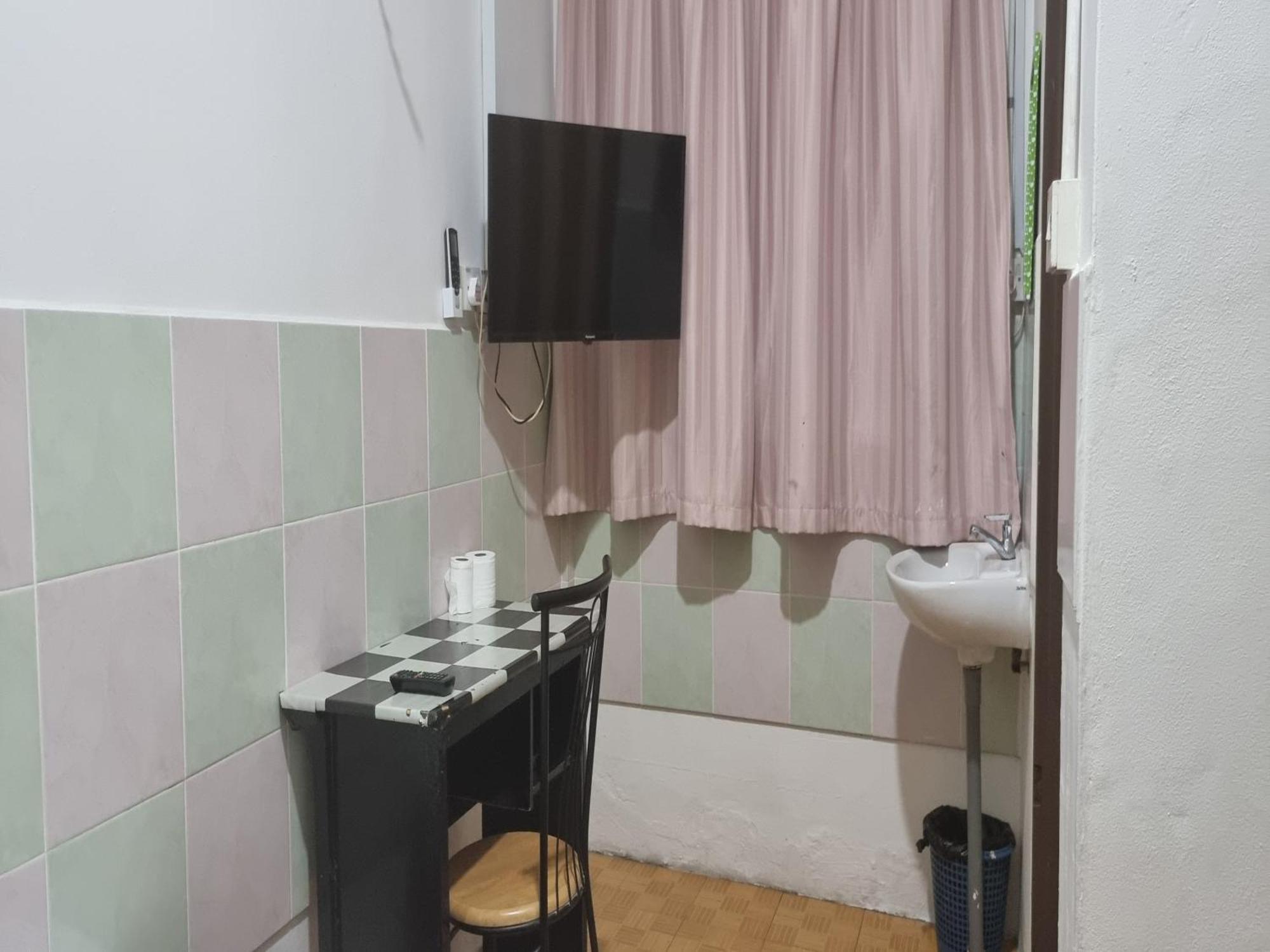 Oyo 90972 Jj Homestay ミリ エクステリア 写真