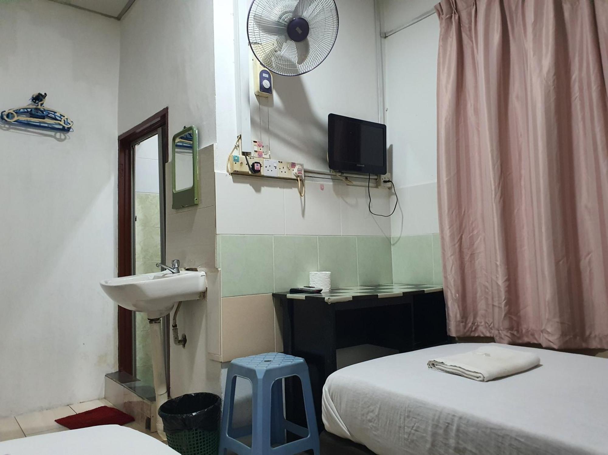 Oyo 90972 Jj Homestay ミリ エクステリア 写真