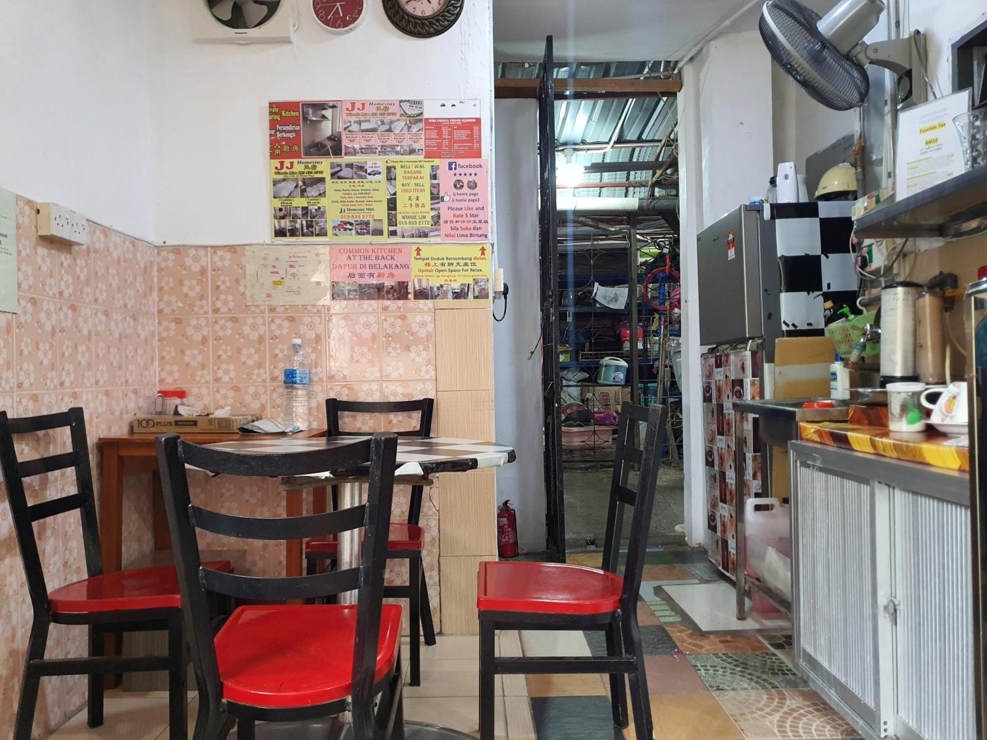 Oyo 90972 Jj Homestay ミリ エクステリア 写真